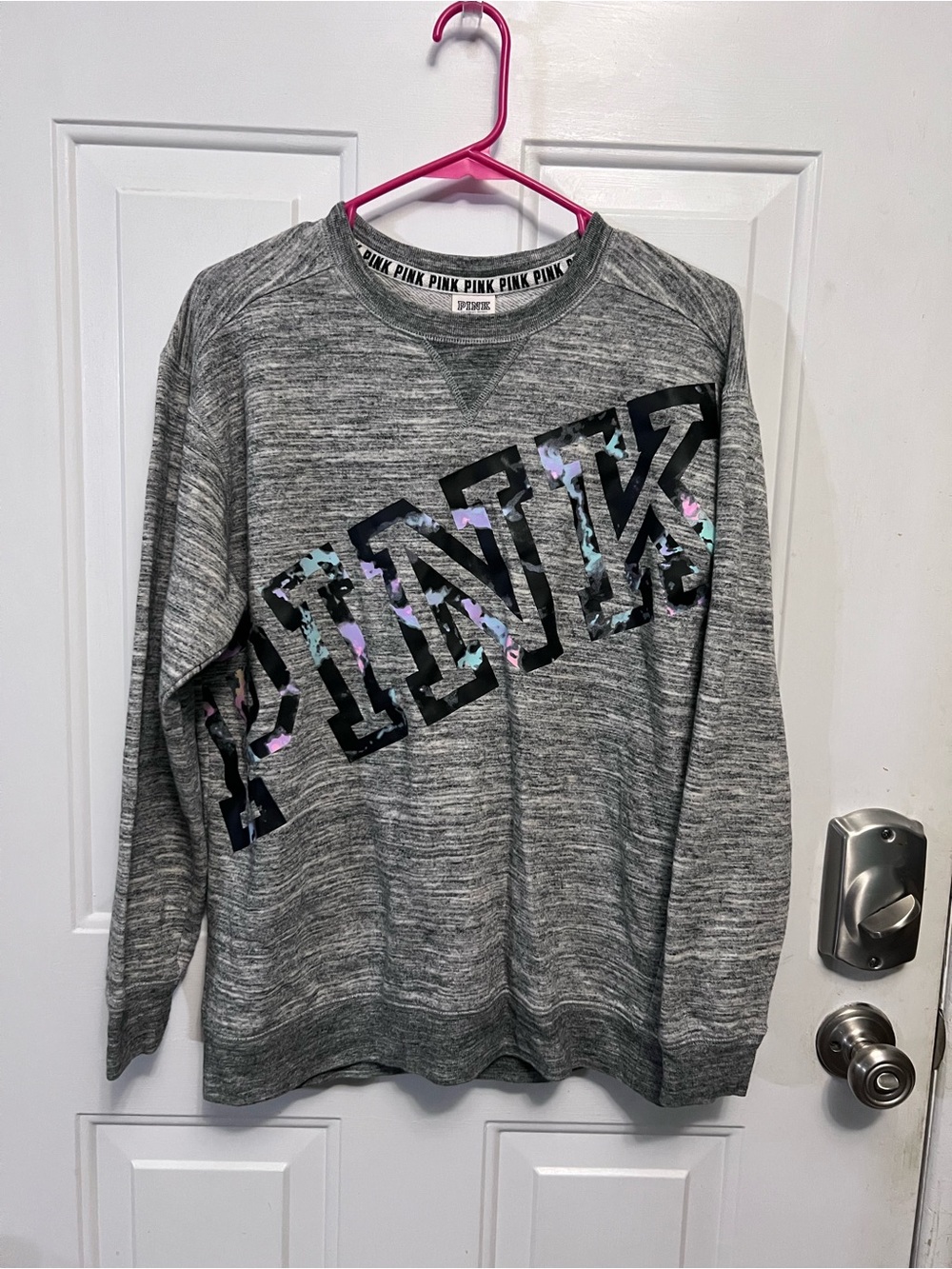 Victoria’s Secret PINK Women’s Small Gray Floral Camo Logo Crewneck Sweatshirt